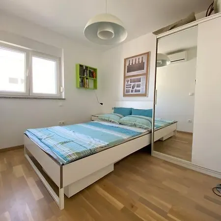 Apartman Njivice Apartamento