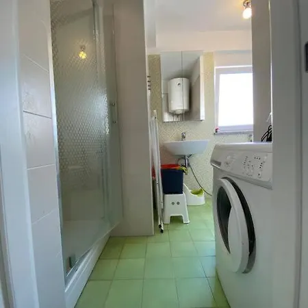 Apartman Njivice ニヴィーチェ