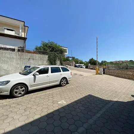 Apartman Njivice ニヴィーチェ