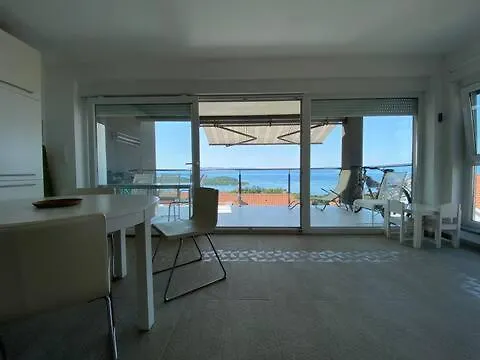 דירה Apartman Njivice