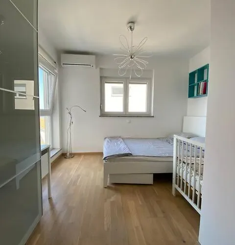Apartman Njivice * 奈维斯